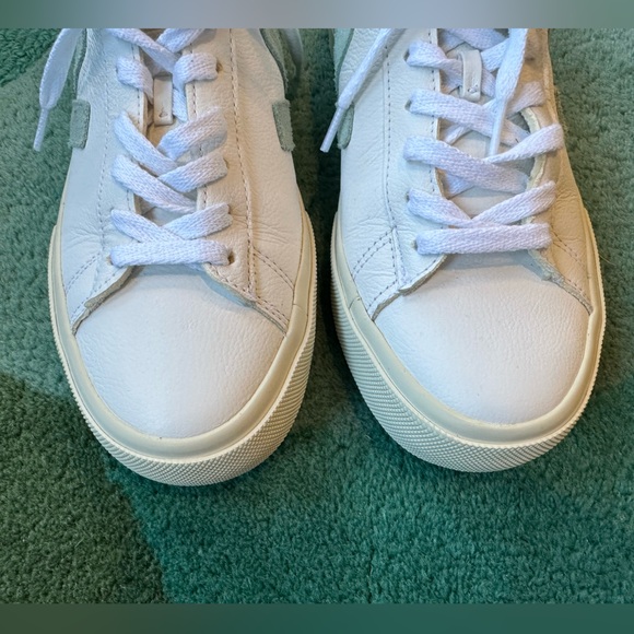 Veja White and Green Women's Sneakers - Picture 13 of 16